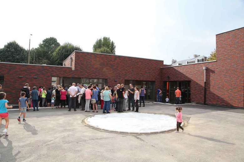 Restaurant Scolaire Roland Lamartine La Fontaine Nos Equipements Ville De Lomme